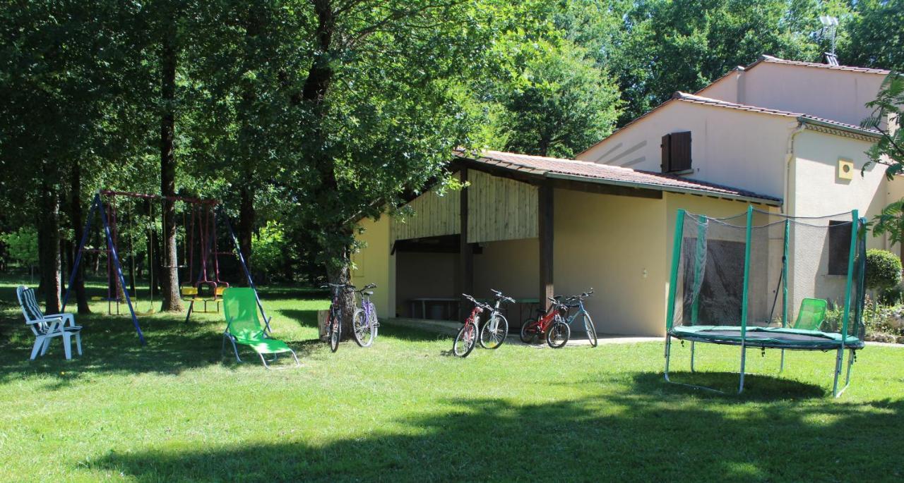 Maison De Vacances Macou 2 Capdrot Exterior photo