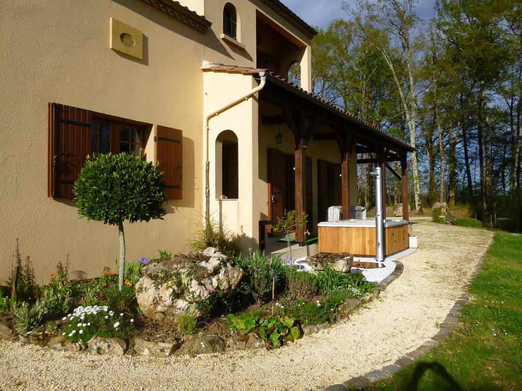 Maison De Vacances Macou 2 Capdrot Exterior photo