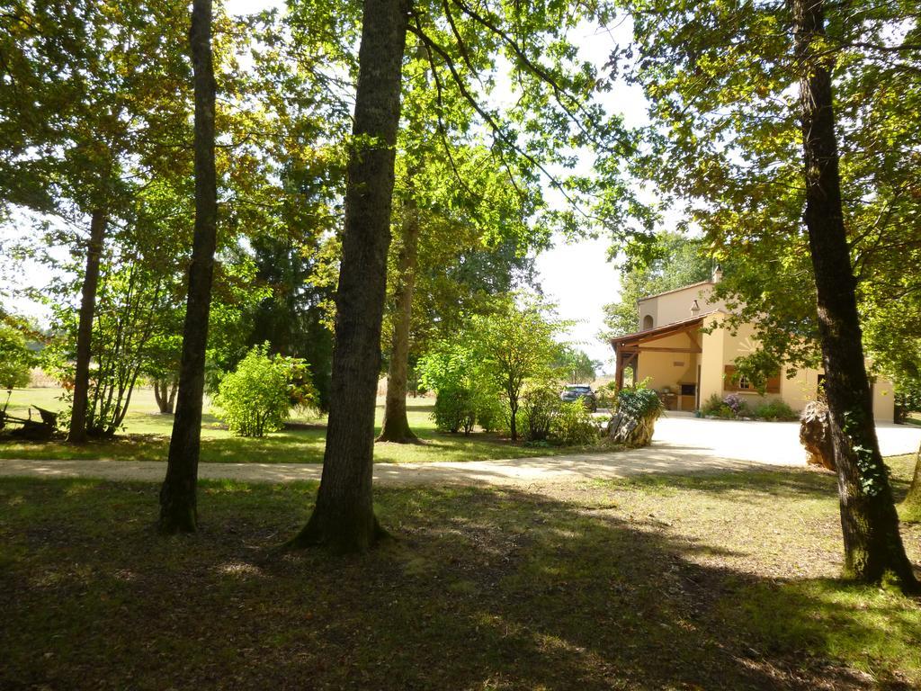 Maison De Vacances Macou 2 Capdrot Exterior photo